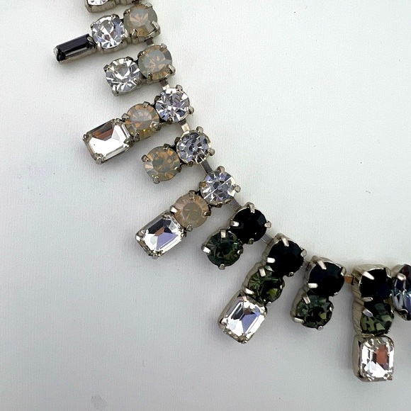 Beautiful Rhinestone Necklace - Picture 6 of 9